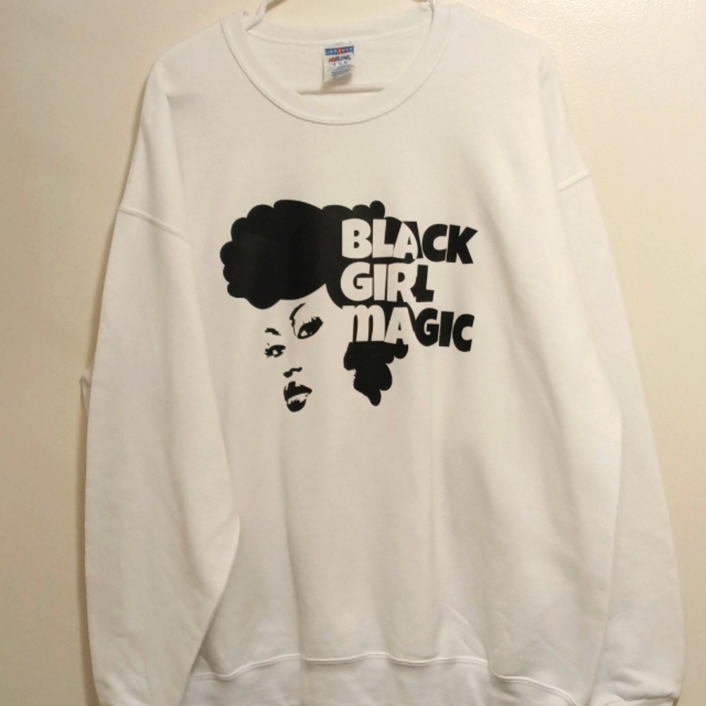 Jerzees XL White Graphic Sweatshirt
